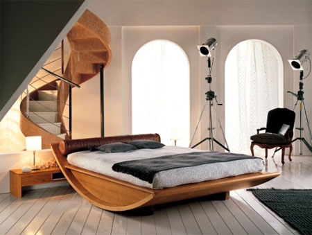 Кровать от итальянского дизайнера Лучано Дальмонего